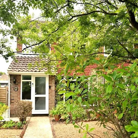 Cosy House, A Train Spotter'S Delight! Villa New Alresford Exterior photo