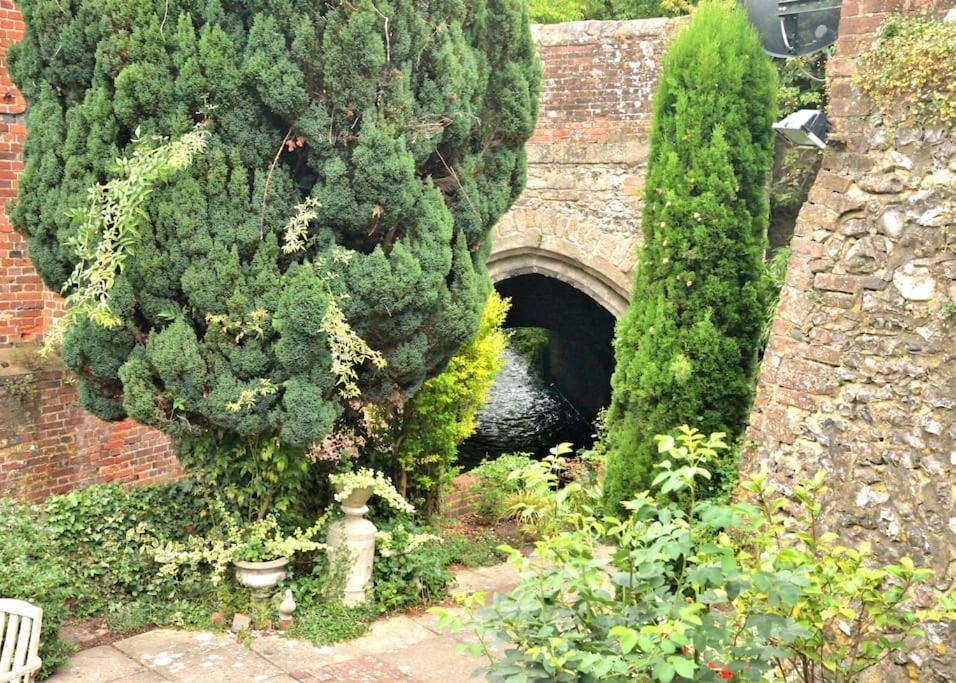 Holiday home Cosy House, A Train Spotter's Delight! New Alresford